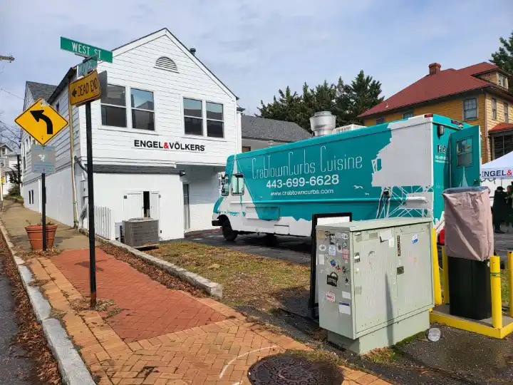 CrabTown Curbs food truck parked along a street